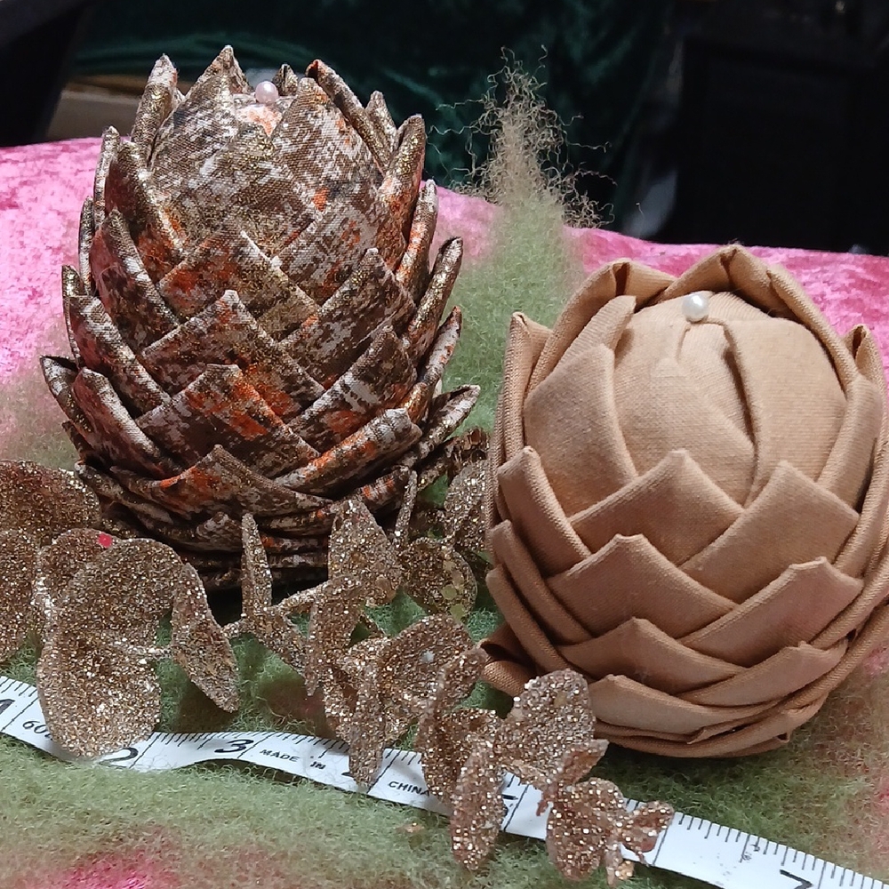 Decorative Pinecone Accents Set - Brown and Tan